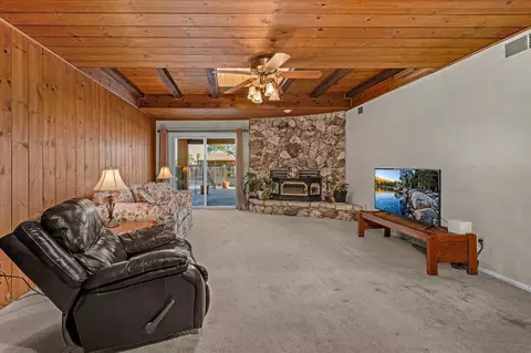 Living - 14510 W Kearney Blvd, Kerman, CA 93630 photo 2 of 4