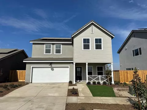 1079 Fruitwood Ave #87, Clovis, CA 93619