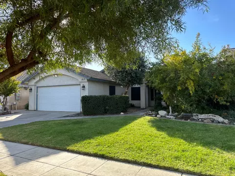 596 Grenache Ave, Madera, CA 93637