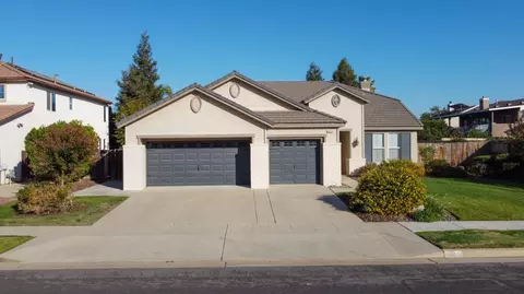 3371 Carson Ave, Clovis, CA 93611