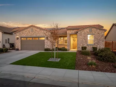 623 Forester Ln S, Madera, CA 93636
