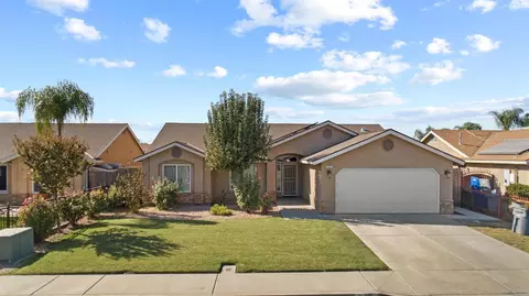 245 N 4th St, Orange Cove, CA 93646