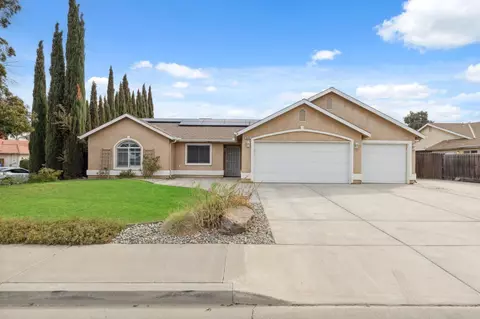 2099 N Heron Pl, Hanford, CA 93230
