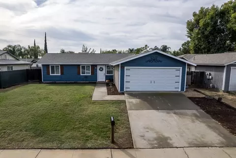 839 Sequoia Ave, Sanger, CA 93657
