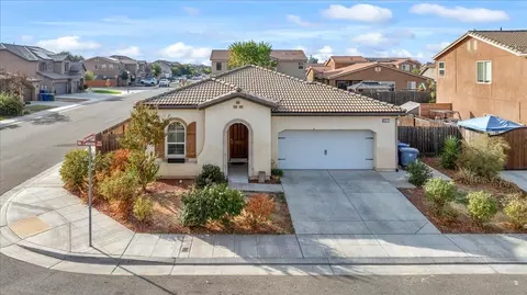 4074 Celeste Ave, Clovis, CA 93619