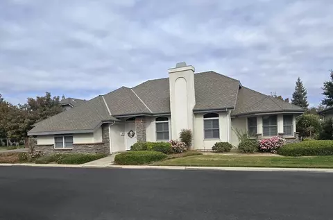 180 W Cambridge Dr, Reedley, CA 93654