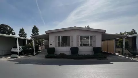 2706 W Ashlan Ave #131, Fresno, CA 93705