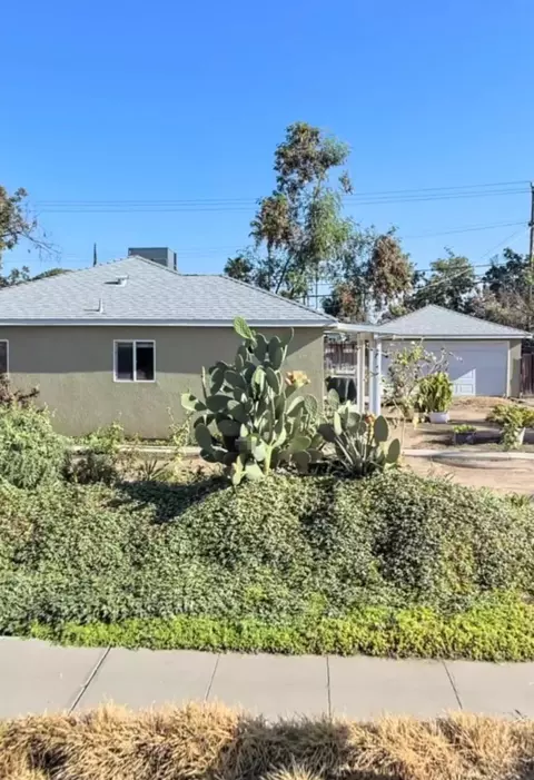 4613 E Clinton Ave, Fresno, CA 93703