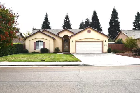 2729 W Oakridge Ave, Visalia, CA 93291