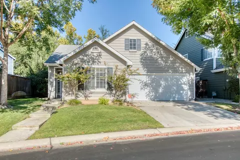 1071 E Monticello Cir, Fresno, CA 93720