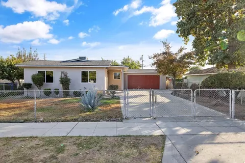 1147 W Woodward Ave, Fresno, CA 93706