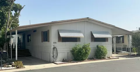 581 N Crawford Ave #111, Dinuba, CA 93618