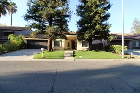 461 E Pebble Beach Dr, Fresno, CA 93730