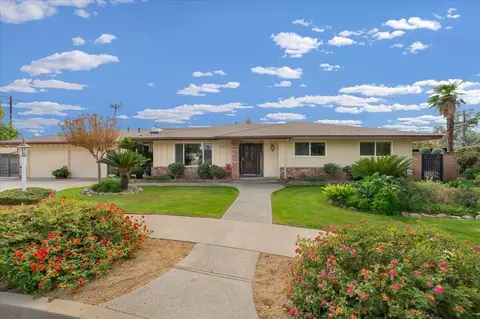 1071 W Mesa Ct, Fresno, CA 93711