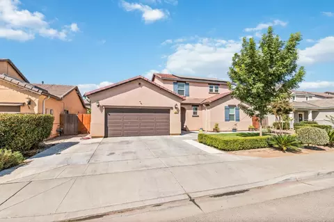 104 Corona Dr, Madera, CA 93638