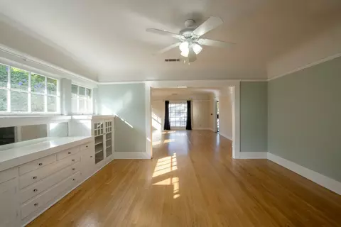 1494 N College Ave, Fresno, CA 93728