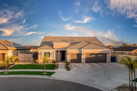 2028 Cortner St, Hanford, CA 93230