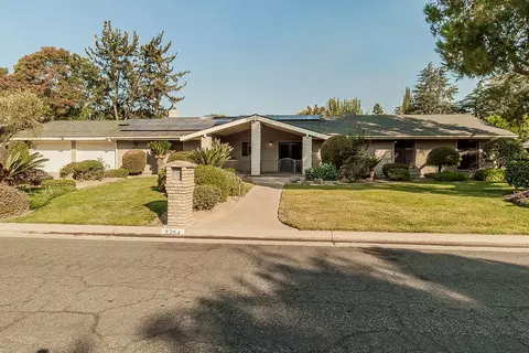 2754 W San Ramon Ave, Fresno, CA 93711