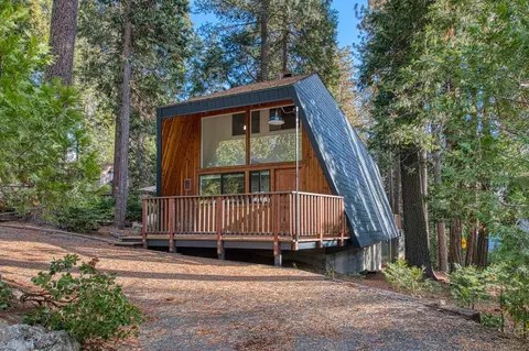 44367 Hillcrest Ave, Shaver Lake, CA 93664
