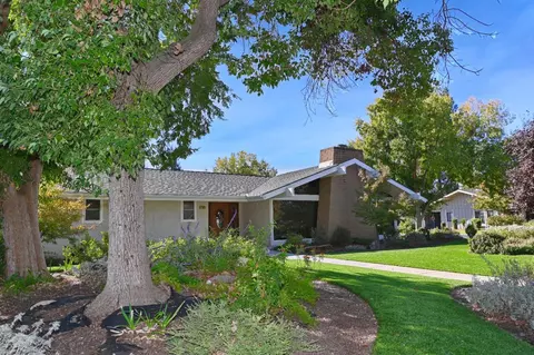 2102 Alamos Ave, Clovis, CA 93611 photo 1