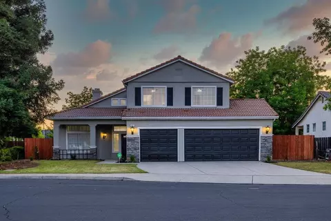872 Filbert Ave, Clovis, CA 93611