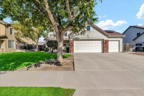 772 Avalon Dr, Lemoore, CA 93245