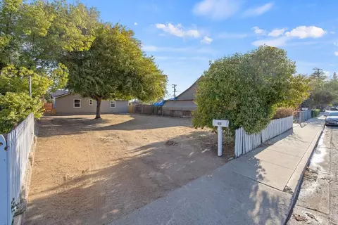 264 S Q St, Dinuba, CA 93618