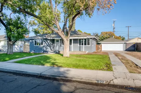 1822 Kenmore Dr W, Fresno, CA 93703