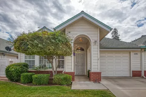 1665 E Morningstar Ln, Fresno, CA 93720