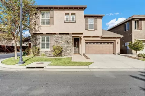 1760 Van Gogh Way, Hanford, CA 93230