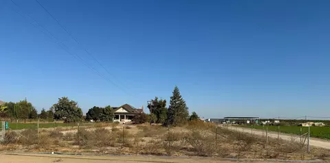 7870 S Maple Ave, Fresno, CA 93725