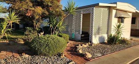 1551 6th Avenue Dr #148, Kingsburg, CA 93631