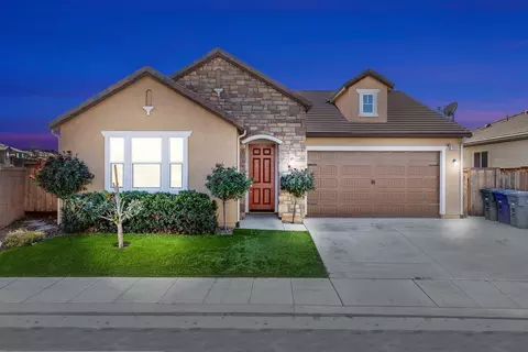 3984 Griffith Ave, Clovis, CA 93619