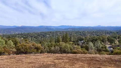 1 Stillmeadow Ln, Oakhurst, CA 93644