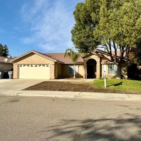 3209 Ren Way, Madera, CA 93637