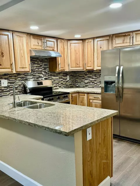 4779 N Cedar Ave #102, Fresno, CA 93726