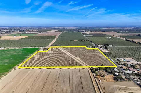 0 Iona Ave, Lemoore, CA 93245