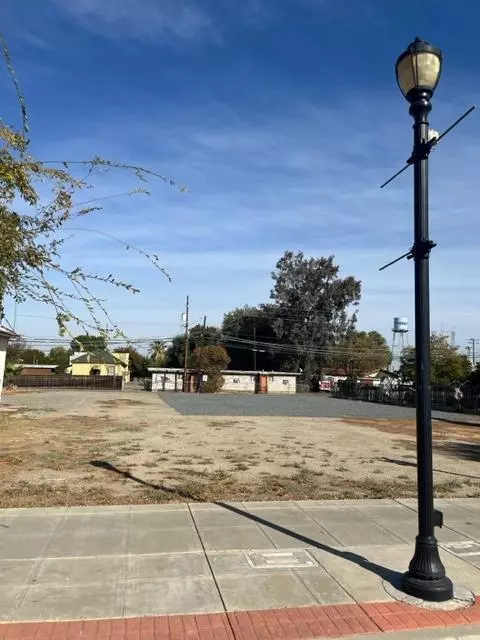 1031 O St, Firebaugh, CA 93622