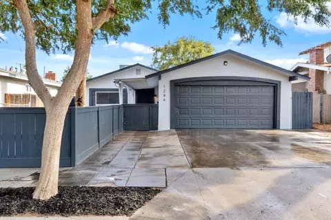1284 N Thorne Ave, Fresno, CA 93728