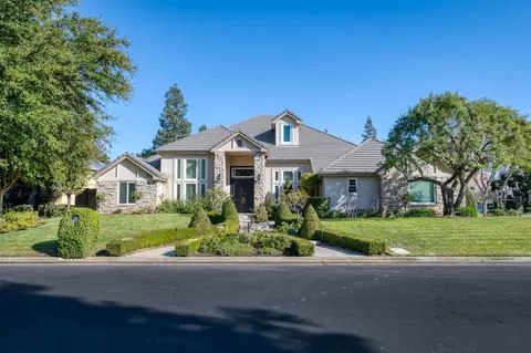 10392 N Spring Hills Dr, Fresno, CA 93730