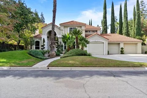 10071 N Ponderosa Dr, Fresno, CA 93720