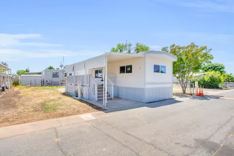 7676 N Fresno St #88, Fresno, CA 93720