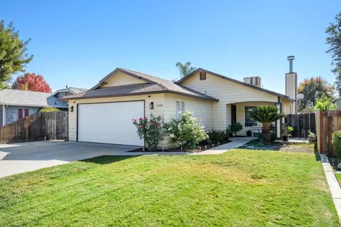 1340 Rayser St, Kingsburg, CA 93631