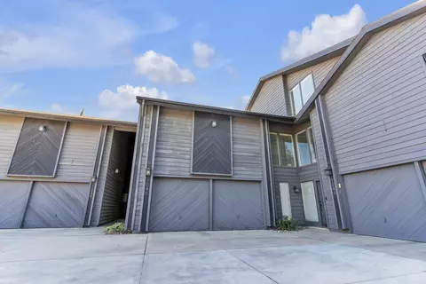 1046 N Demaree St, Visalia, CA 93291