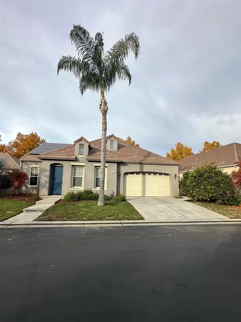 1716 Hughes Ave, Clovis, CA 93619 photo 1