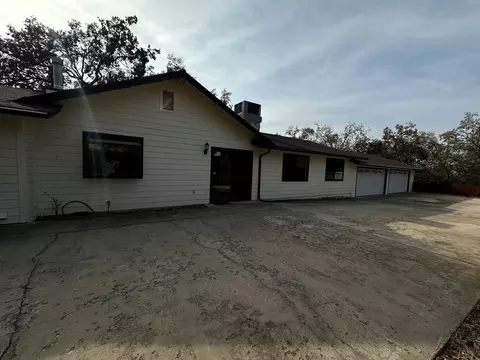32162 Maranatha Dr, North Fork, CA 93643