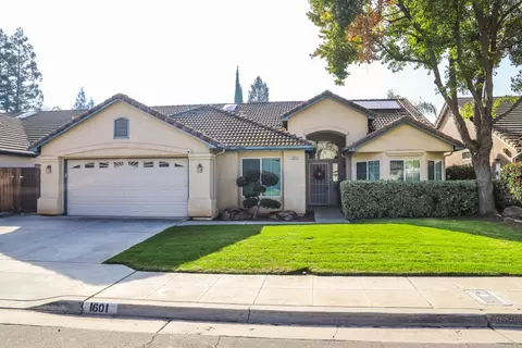 1603 Emerald Ave, Fresno, CA 93720