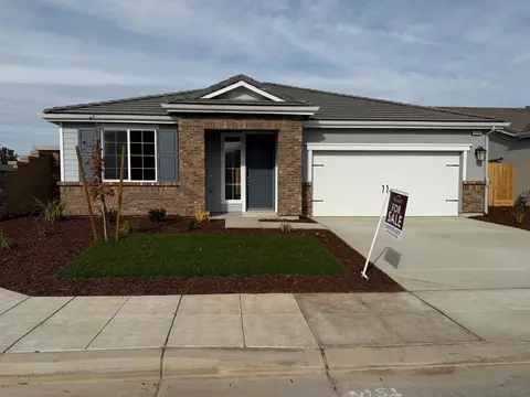 1292 Traverse Dr S, Madera, CA 93636