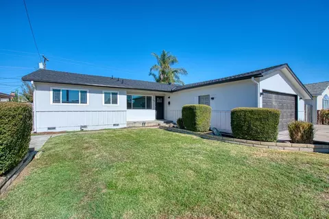 515 Rall Ave, Clovis, CA 93612