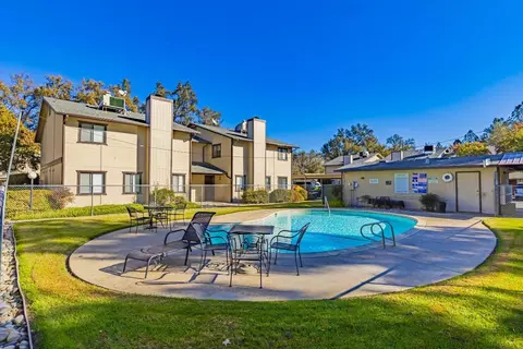 49400 River Park Rd #7, Oakhurst, CA 93644